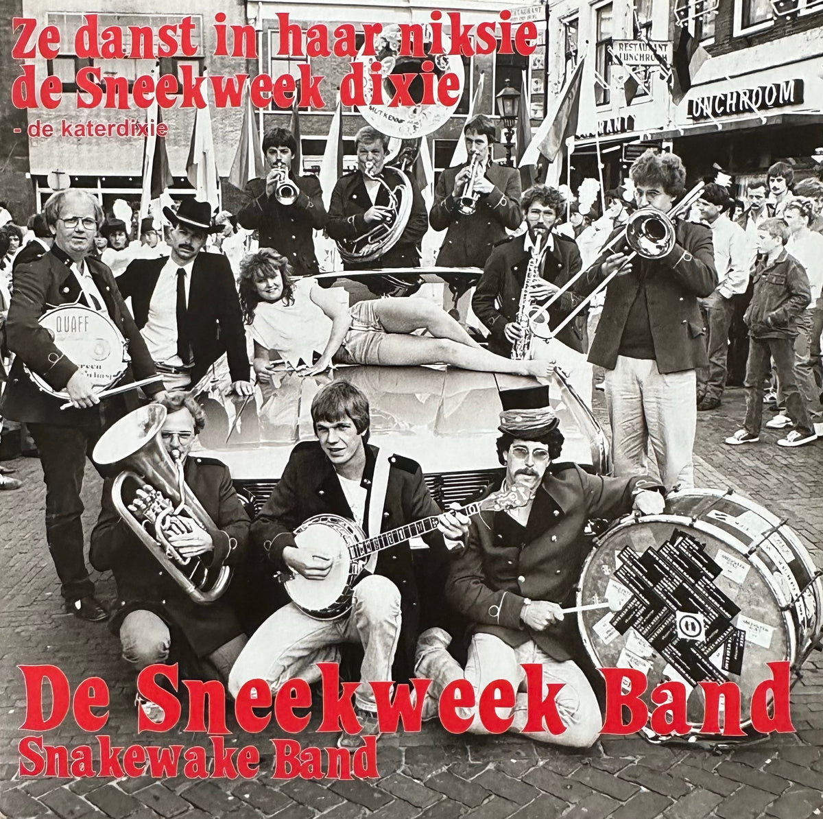 De Sneekweek Band - Ze danst in haar niksie
